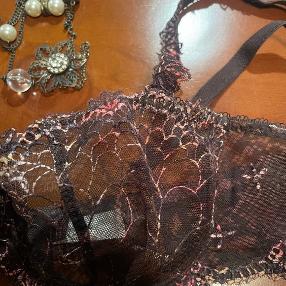 Chantelle ICONE unlined embroidered Demi bra & XL Chantelle lace detail panty. - Picture 3 of 10